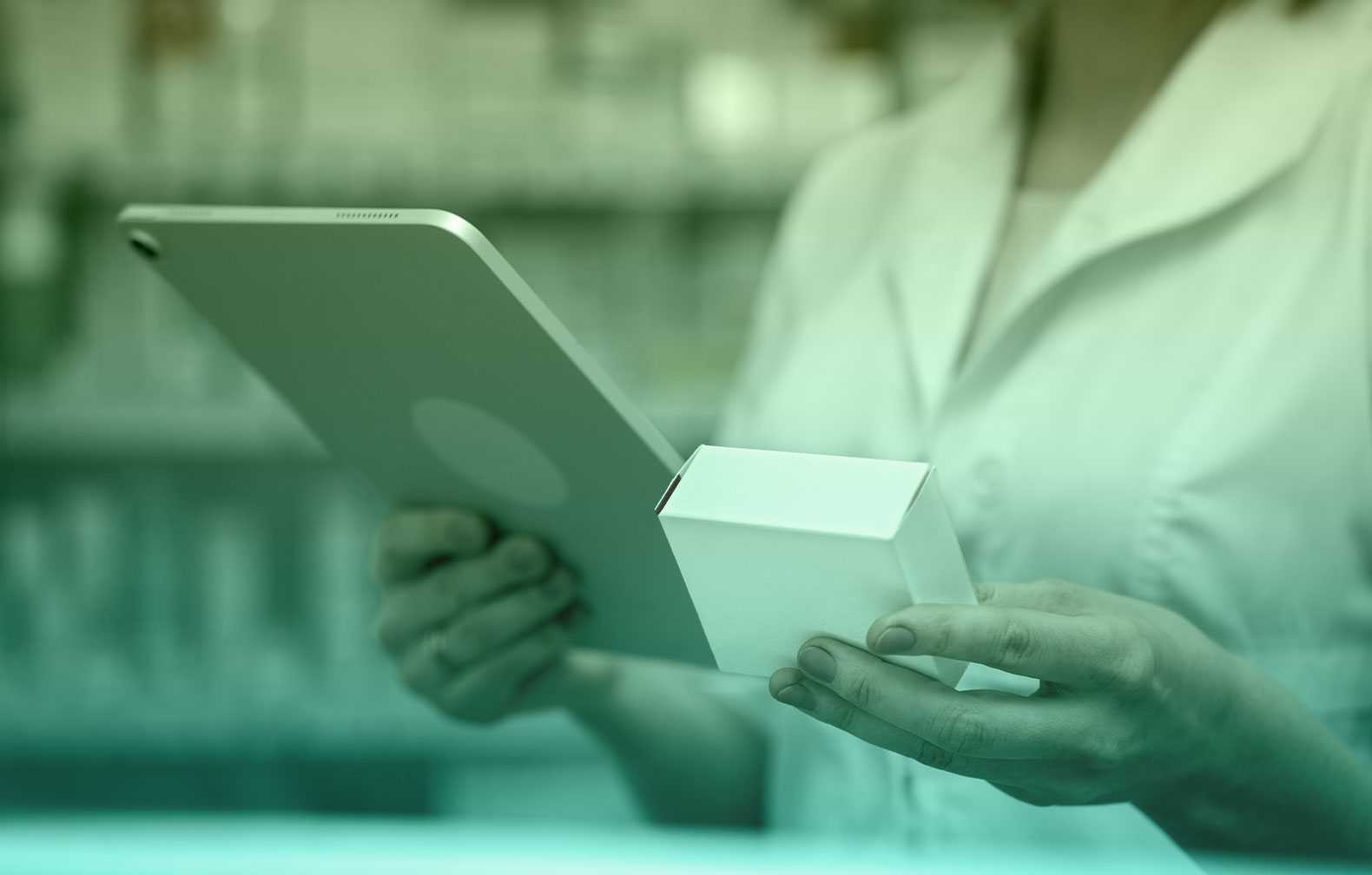 Maintenance manager in the healthcare sector using CMMShere in an app